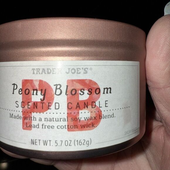 TRADER JOES CANDLE [ peony blossom] - Picture 3 of 3
